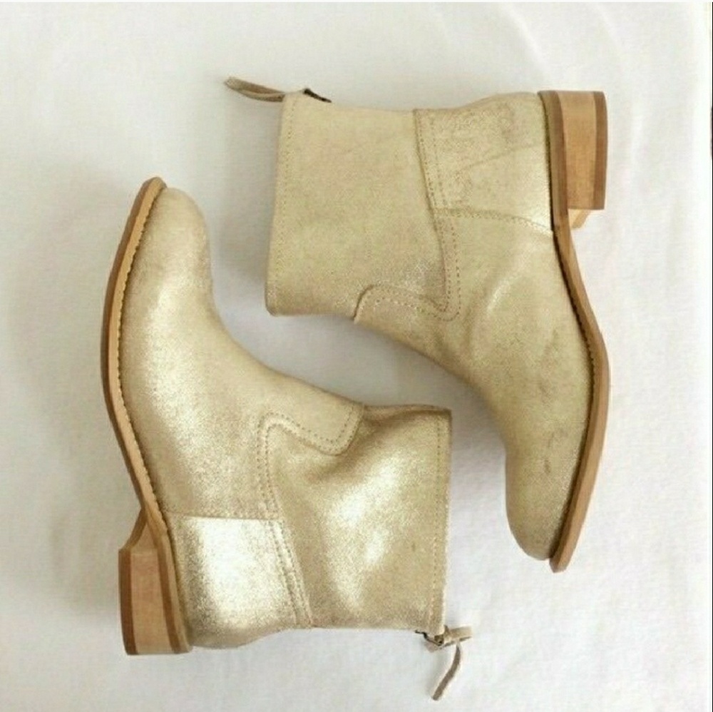 Awesome Metallic  Booties! 🐣